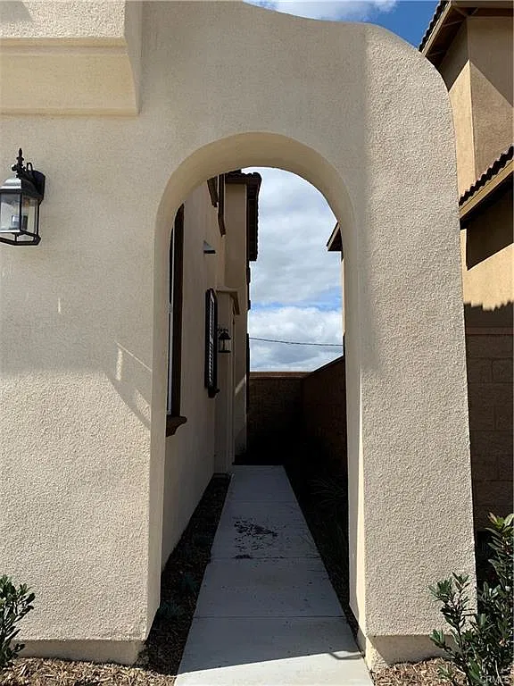 4 bed, 2.5 bath, 2441 sqft, $3,800 — Photo 2