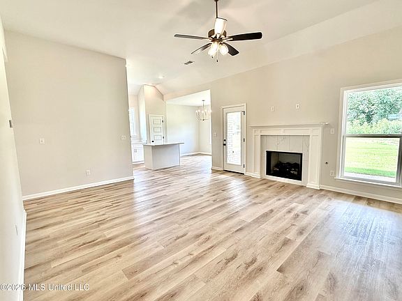 3rd image of 1020 Great Glen Dr