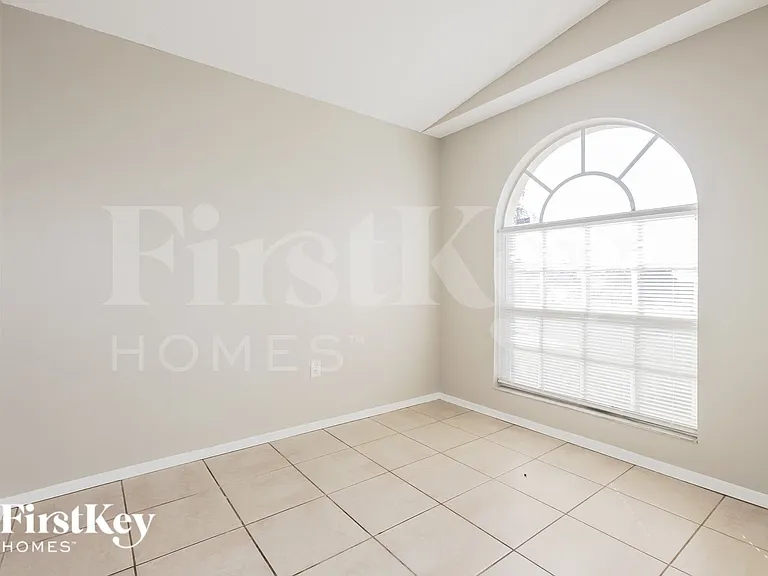 785 Hunt Dr — Photo 5