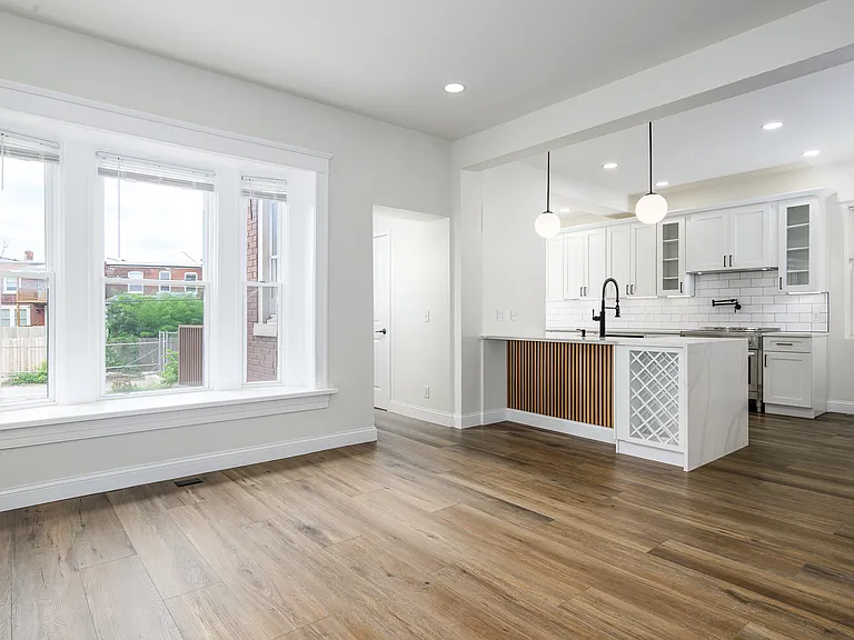 5750 Waterman Blvd — Photo 7