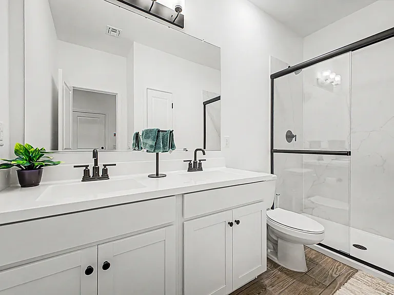 Full Bathroom #1 ( Walking shower)