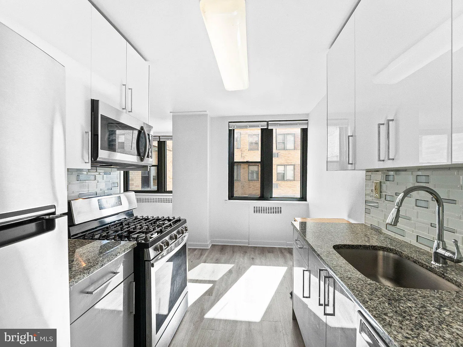 1 bed, 1.0 bath, 783 sqft, $1,700 — Photo 2