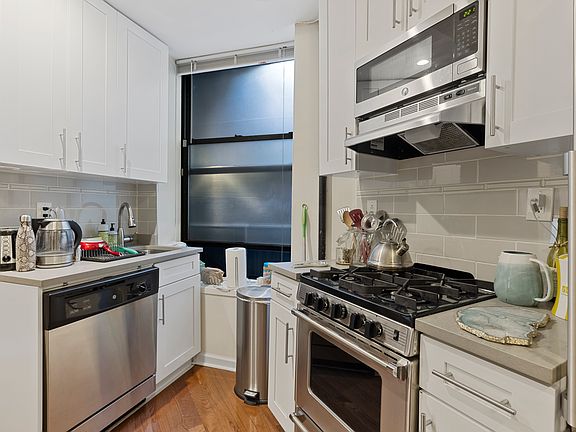 5th image of 233 Elizabeth St #1A