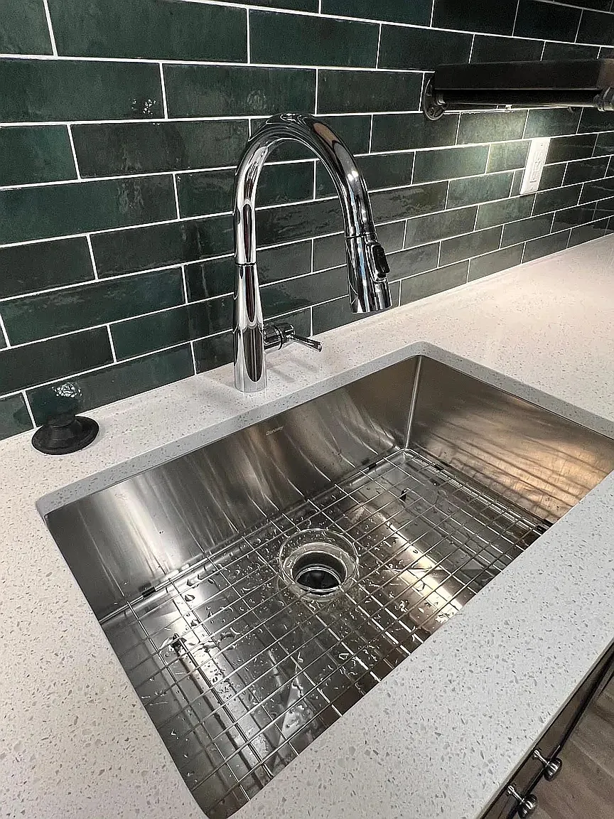 2 bed, 975 sqft, $1,950 — Photo 3
