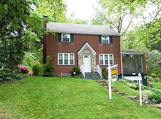 2709 Blackridge Ave photo 1