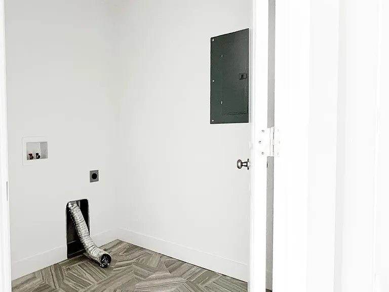 1863 S 1425 W — Photo 23
