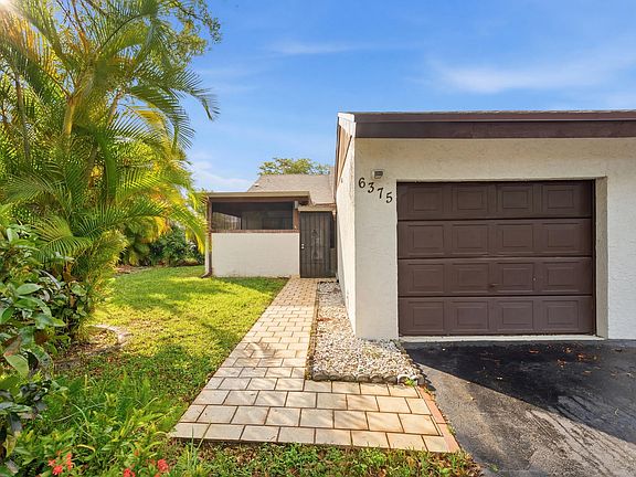 3rd image of 6375 W Pinehurst Cir Circle #D38