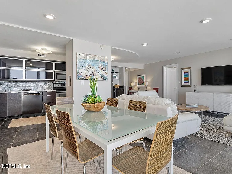 1601 Ocean Dr S #910 — Photo 32
