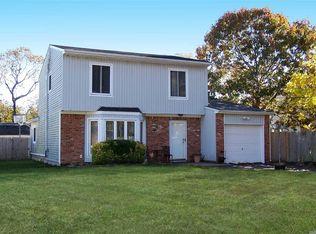 3 Broadway Ave, Holtsville, NY 11742