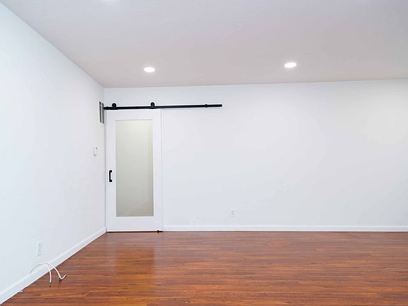 4th image of 608 N Hayworth Ave APT 8