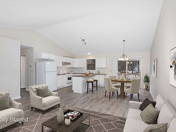 2nd image of 2075 Janes Ave NE #B