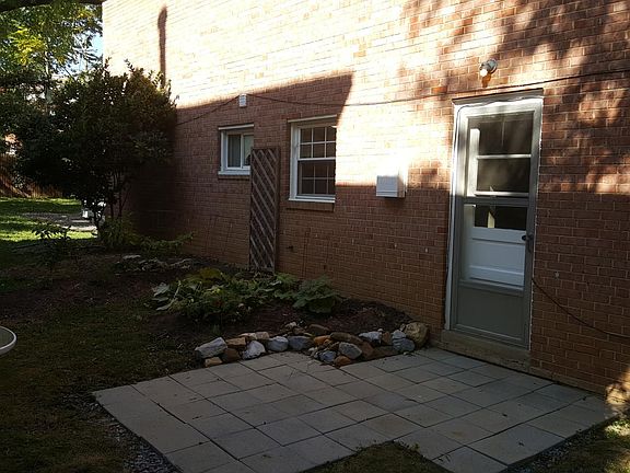 5th image of 1044 N Daniel St Floor 1