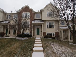 2872 N Greenwood Ave, Arlington Heights, IL 60004