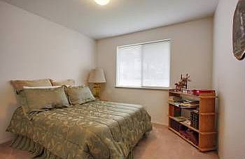 4th image of 9330 Eld Ct NE