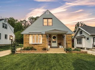 3449 S 44th St, Greenfield, WI 53219