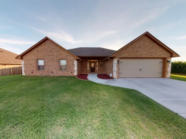 1621 White Rock Dr, Elgin, OK 73538