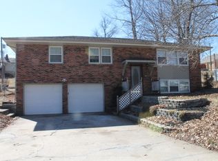 18501 E 30th Ter S, Independence, MO 64057