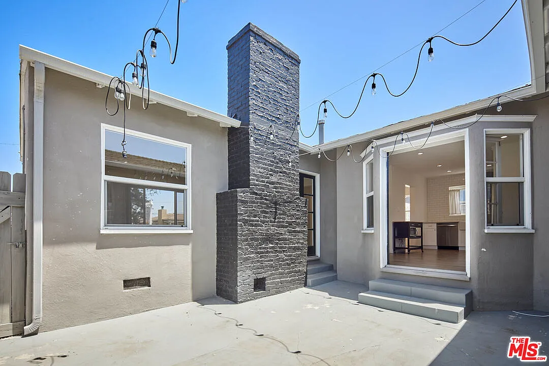 2 bed, 2.0 bath, 1341 sqft, $4,150 — Photo 4