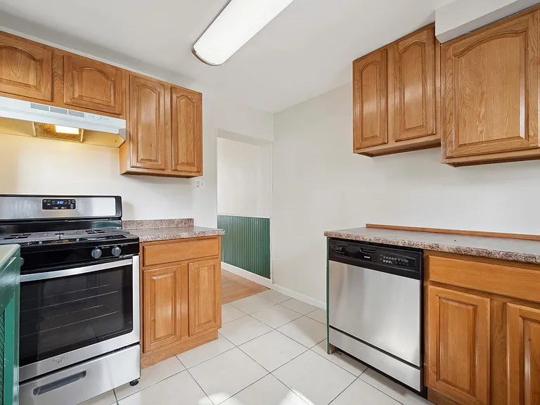 2345 E Harold St — Photo 5