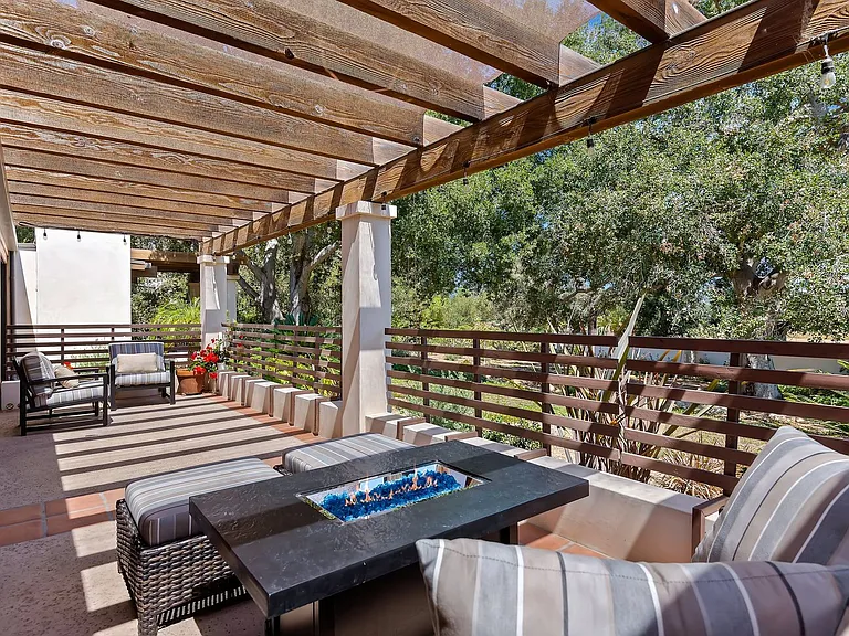 525 Las Palmas Dr — Photo 15
