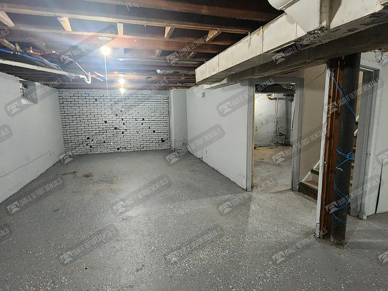 14331 Ardmore St — Photo 24