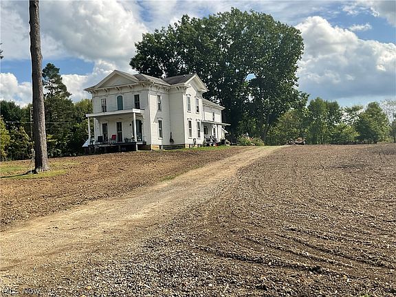 3rd image of 910 Brownville Rd