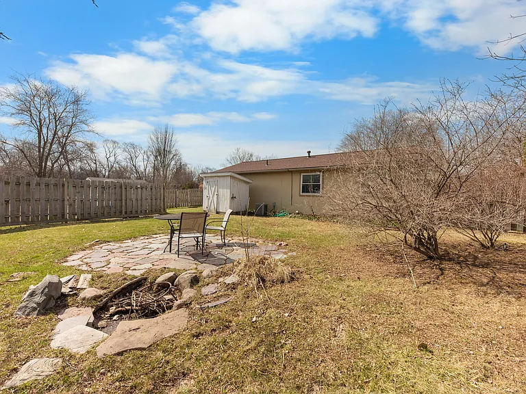 2 Faust Ct — Photo 37