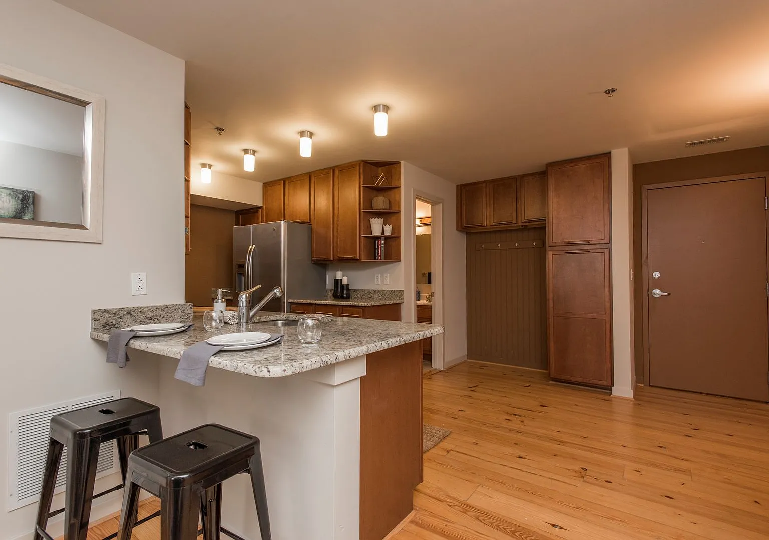 1200 Walnut St — Photo 4