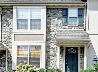 624 Royal View Dr, Lancaster, PA 17601