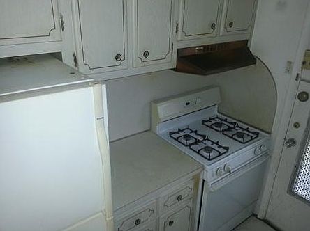 5th image of 121 NE 204th St APT 11