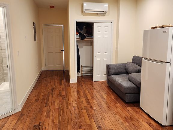 5th image of 14 E 1st St Suite 1