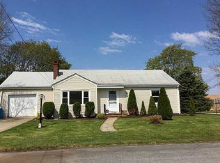 5 Cypress St, Portsmouth, RI 02871