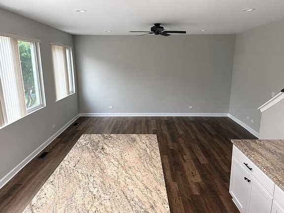 3rd image of 830 Valley Stream Dr