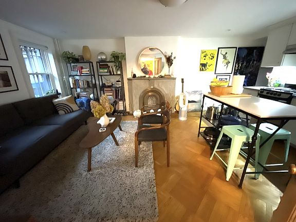 4th image of 139 16th St #1