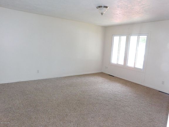 2nd image of 132 Viking Dr