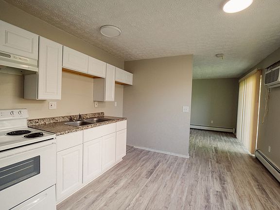 4th image of 4126 W 8th St #6