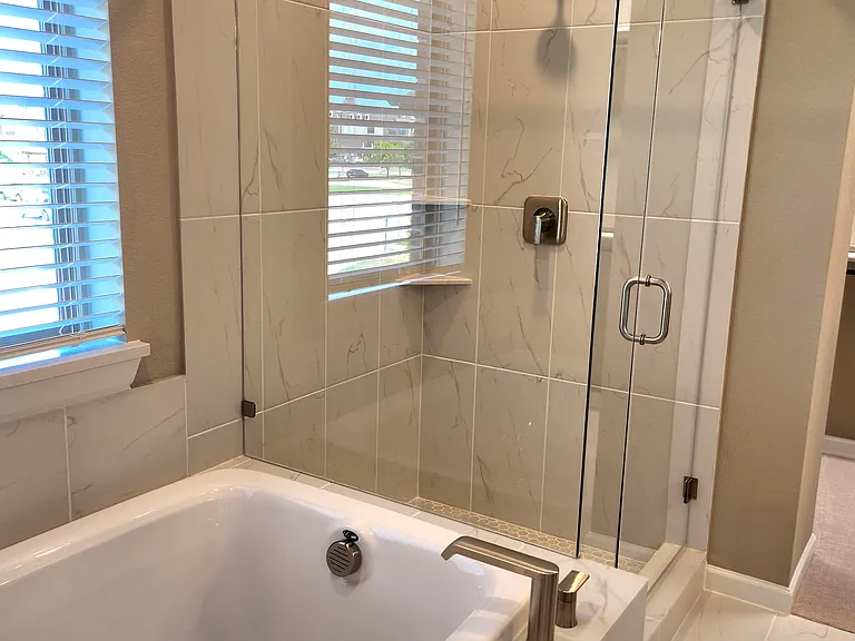 2525 Four Roses Dr — Photo 15
