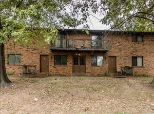 9 Yorkshire Ln APT 4, Shiloh, IL 62221