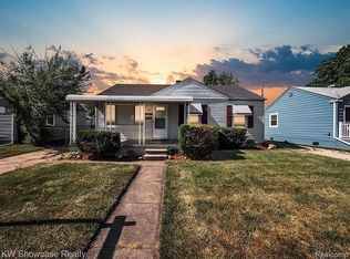 561 E Bennett Ave, Ferndale, MI 48220