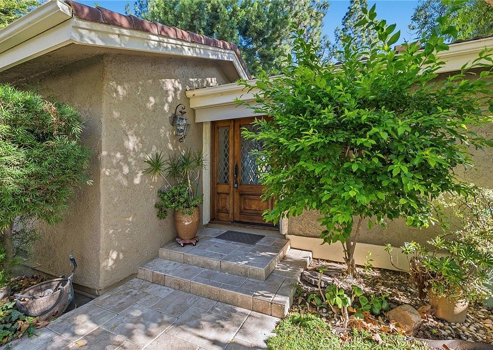 1st image of 113 Conifer Cir