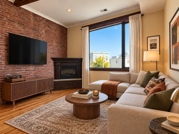 410 E 3rd St #1, South Boston, MA 02127