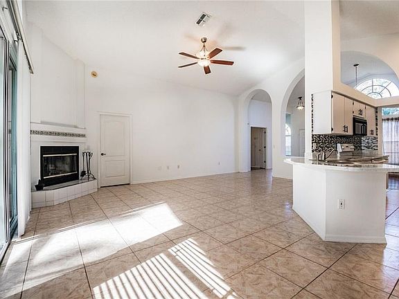 3rd image of 9227 Rockrose Dr