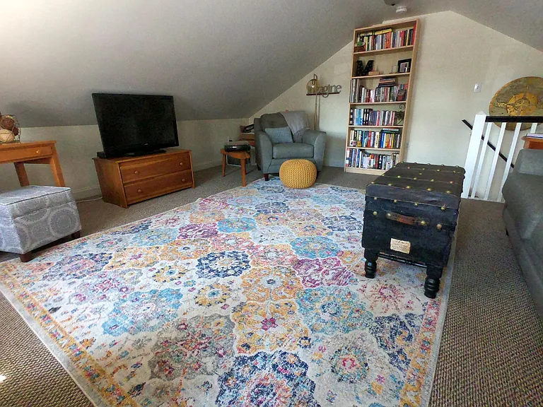 Living room (alternate view).