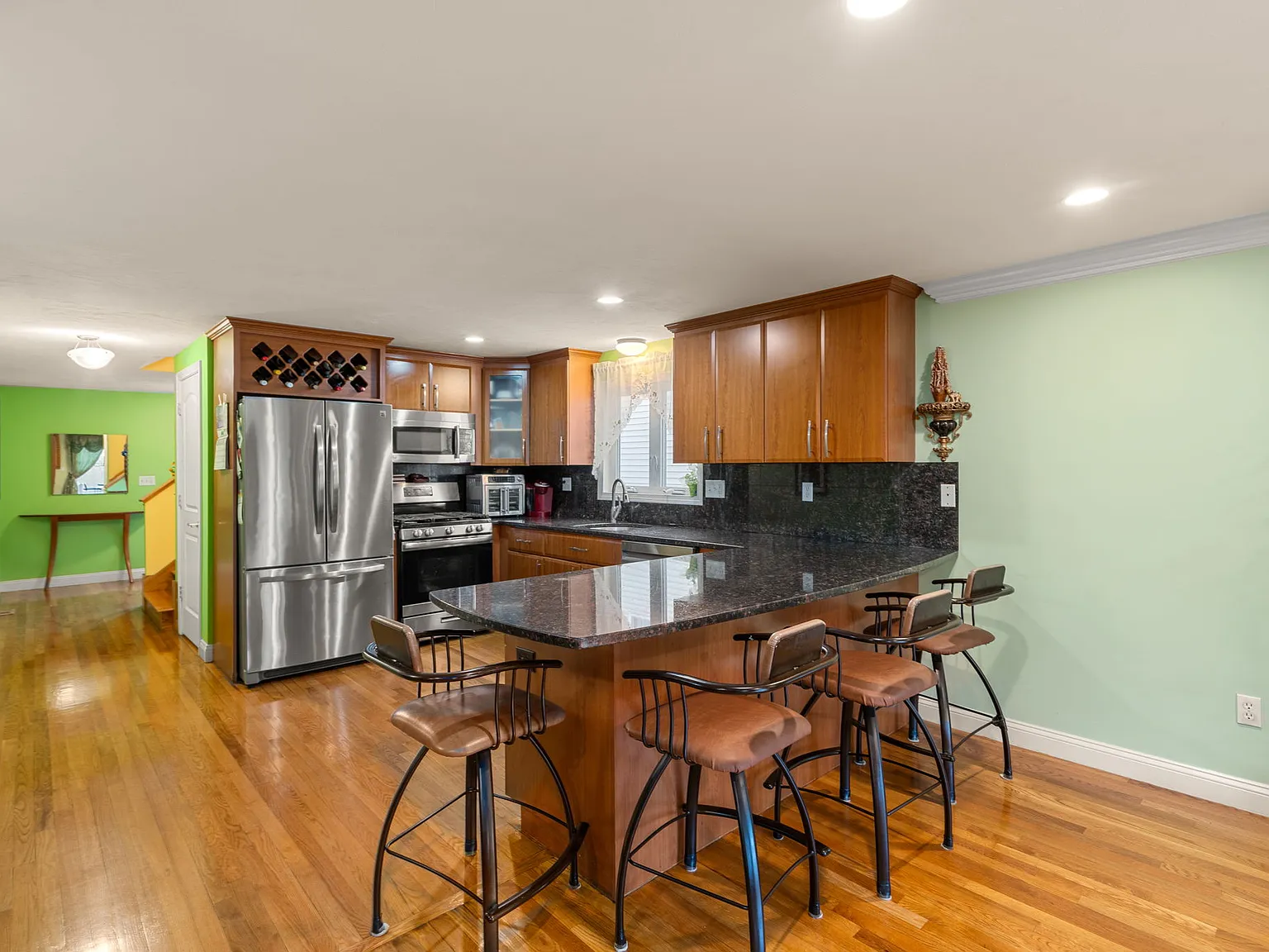 3 bed, 3.5 bath, 2521 sqft, $5,200 — Photo 4