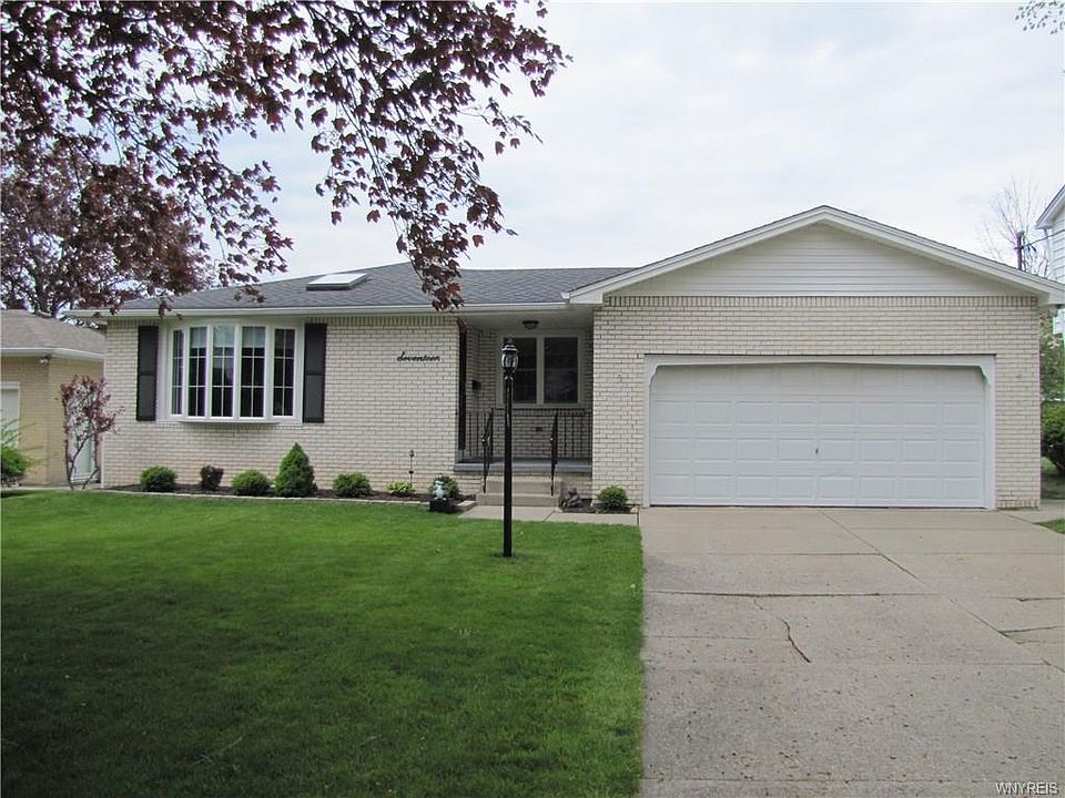 1st image of 17 Wildwood Dr