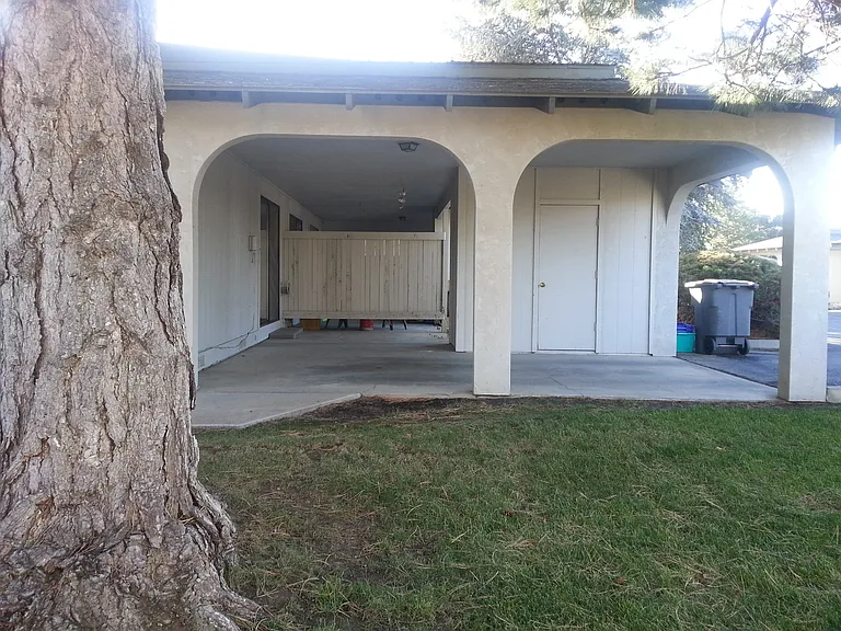 Sunrise Villas Apartments — Photo 11