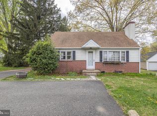 812 E Walnut St, Perkasie, PA 18944
