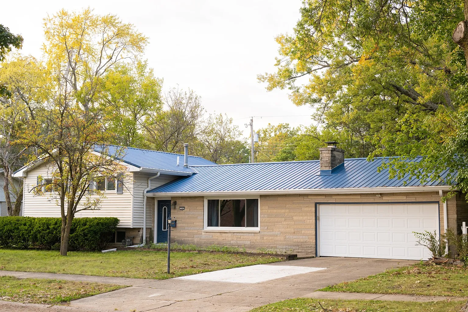 704 E Mumford Dr photo 1