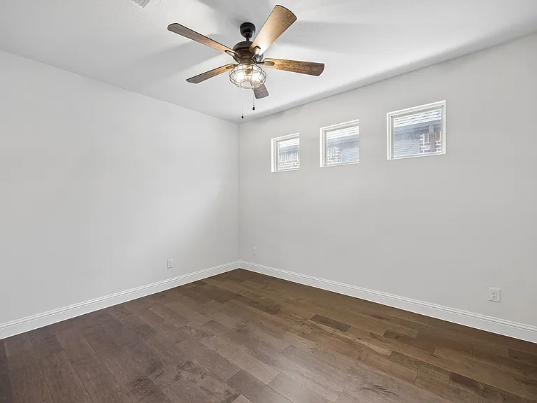 228 Glenwood Dr — Photo 19