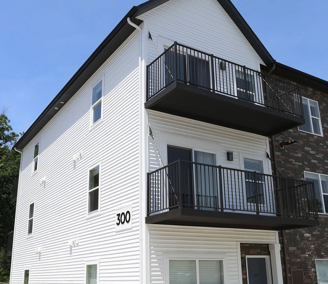 Lakewood Place Apartment Village — Photo 2